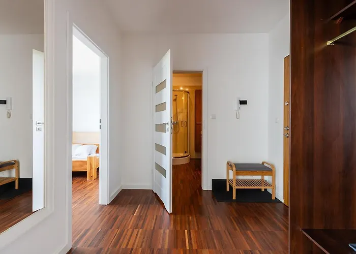 Διαμέρισμα Kobielska 6 - Bezplatny Parking - Free Parking - 500m Wojskowy Instytut Medyczny - Wielki Taras Z Przepieknym Widokiem Na Park - Dla 4 Osob - Better Rentral *