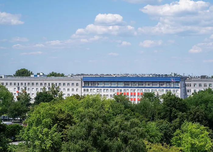 Διαμέρισμα Kobielska 6 - Bezplatny Parking - Free Parking - 500m Wojskowy Instytut Medyczny - Wielki Taras Z Przepieknym Widokiem Na Park - Dla 4 Osob - Better Rentral *